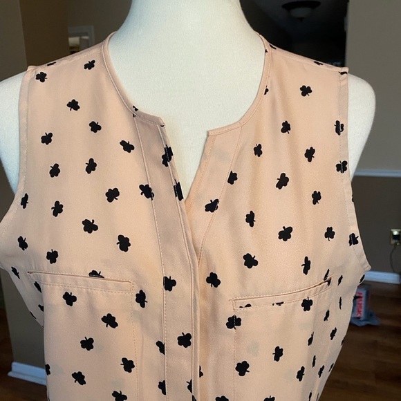 NWOT Ann Taylor Cream and Black Shamrock Blouse - Picture 4 of 8